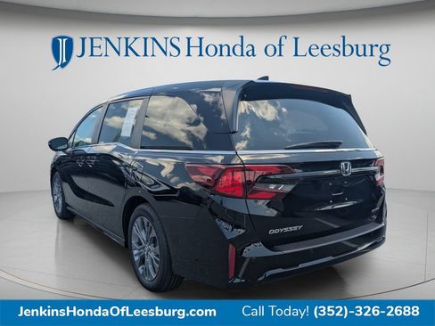 Used 2025 Honda Odyssey Touring image 4