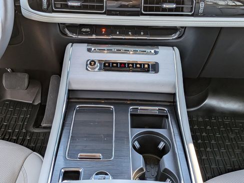 Certified 2025 Lincoln Aviator Reserve image 22