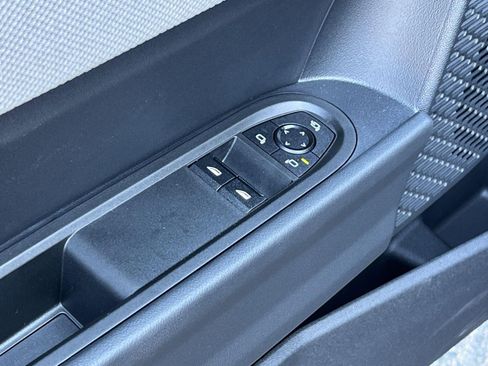 Used 2025 MINI Cooper 2-Door Hardtop image 12