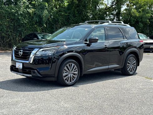 Used 2024 Nissan Pathfinder SL w/ SL Premium Package AWD/4WD image 4