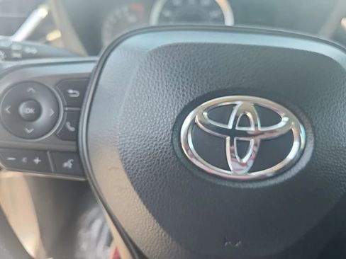 Used 2021 Toyota Corolla LE FWD image 24