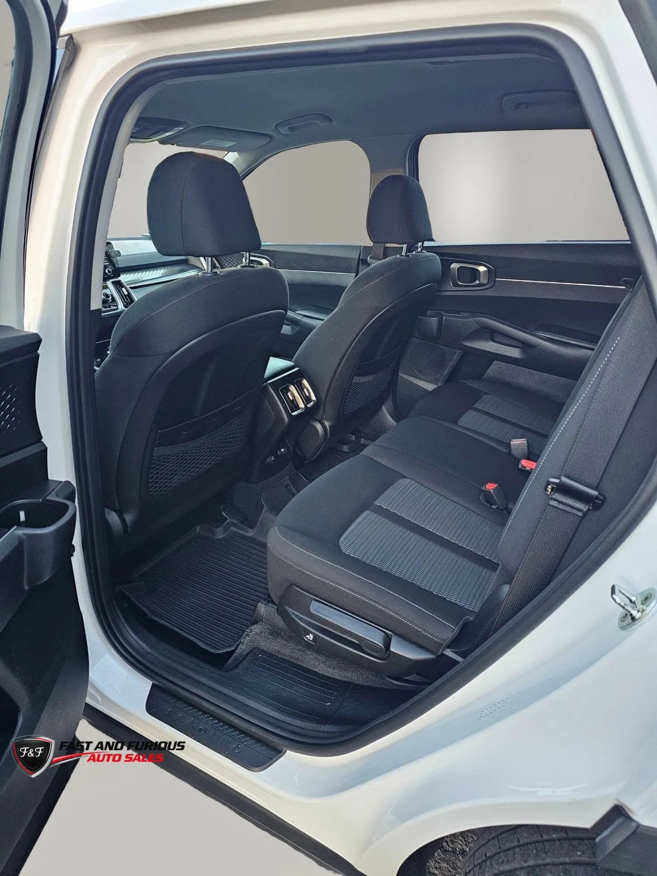 Used 2023 Kia Sorento LX FWD image 7