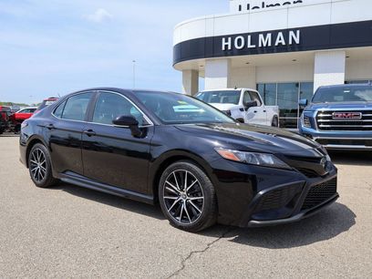 Used 2021 Toyota Camry SE w/ Cold Weather Package