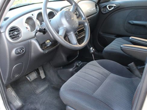 Used 2005 Chrysler PT Cruiser Touring image 2