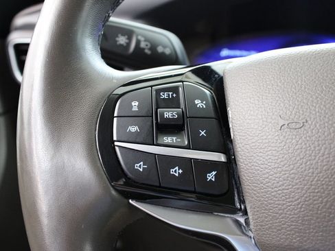 Used 2022 Ford Explorer Platinum w/ Equipment Group 601A AWD/4WD image 28