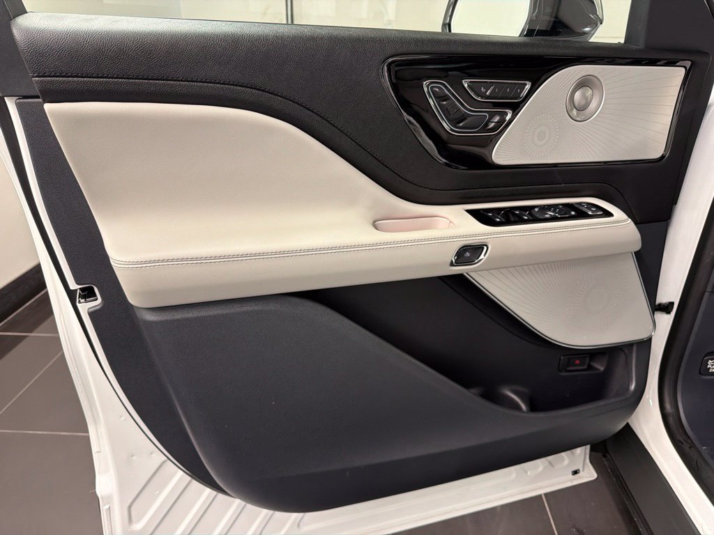 New 2027 Lincoln Aviator Reserve AWD/4WD image 29