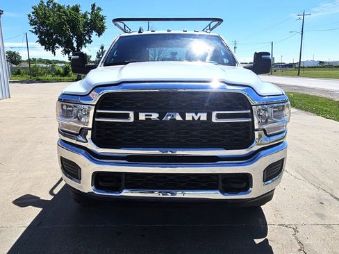 Used 2023 RAM 2500 Tradesman w/ Chrome Appearance Group AWD/4WD image 2