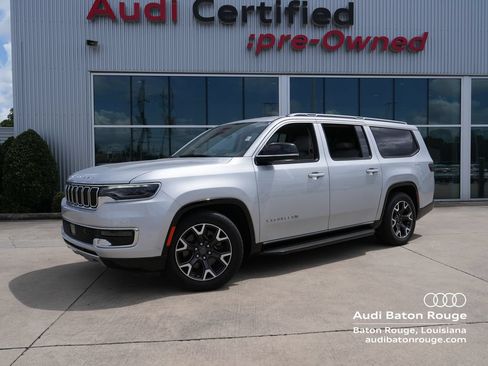 Used 2023 Jeep Wagoneer L Series III w/ Preferred Equipment Group AWD/4WD image 1