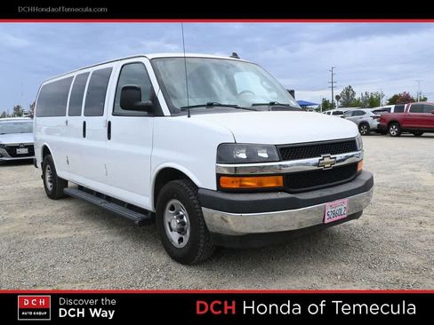 Used 2017 Chevrolet Express 3500 LT w/ LT Preferred Equipment Group RWD image 3
