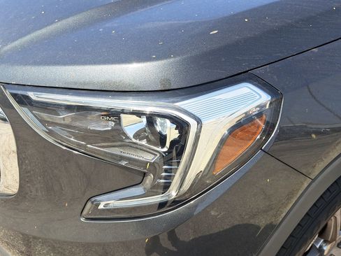 Used 2018 GMC Terrain SLE w/ Driver Convenience Package image 8