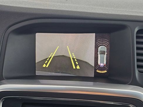 Used 2018 Volvo V60 T5 Cross Country w/ Convenience Package image 26