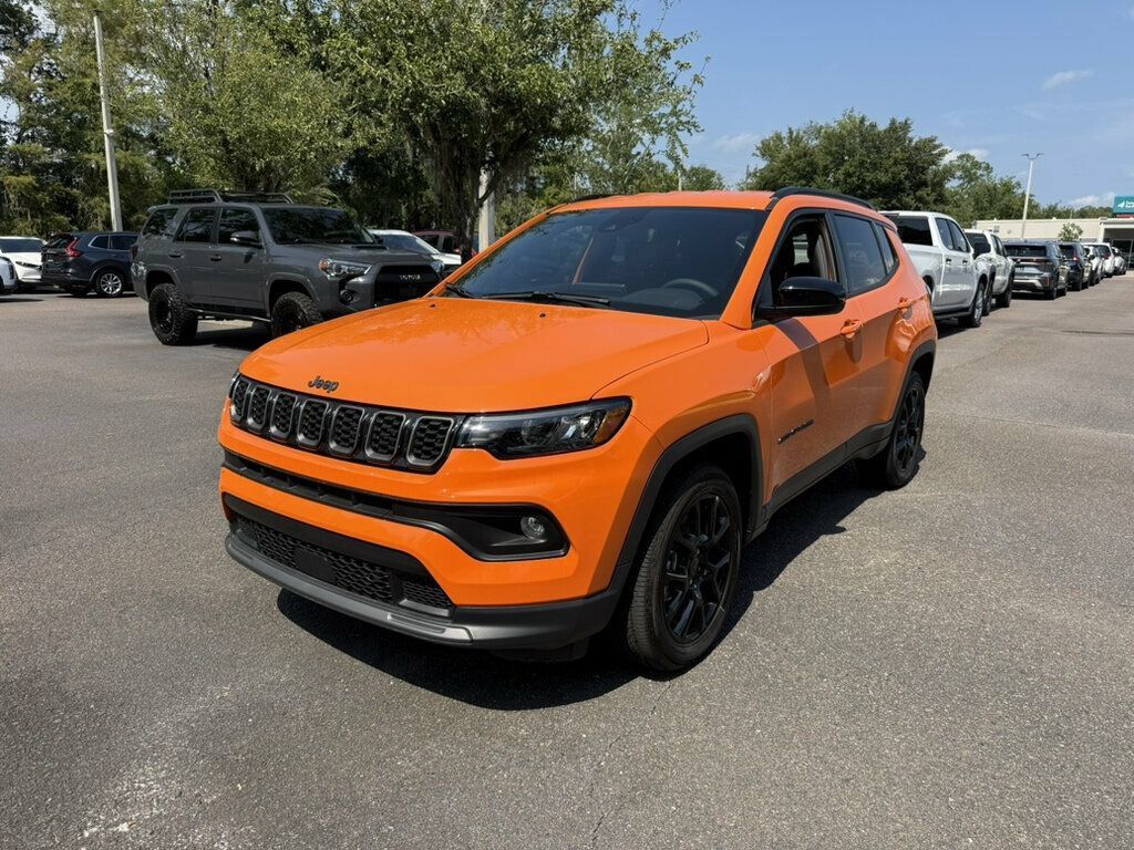 Used 2026 Jeep Compass Latitude AWD/4WD image 1