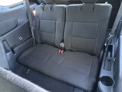 Used 2024 Ford Explorer XLT image 32