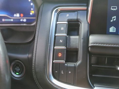 Used 2022 Chevrolet Suburban Z71 image 29