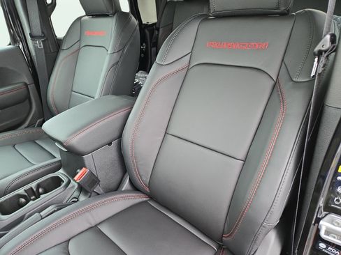 New 2025 Jeep Gladiator Rubicon w/ Convenience Group image 16