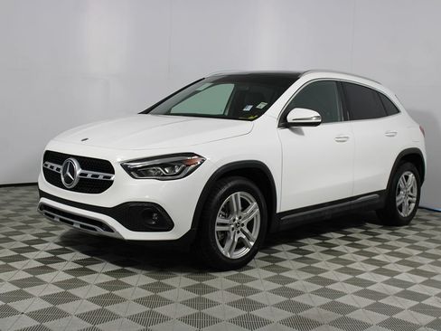 Used 2021 Mercedes-Benz GLA 250 4MATIC w/ Premium Package image 3