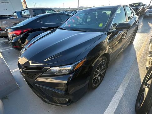Certified 2024 Toyota Camry SE image 1