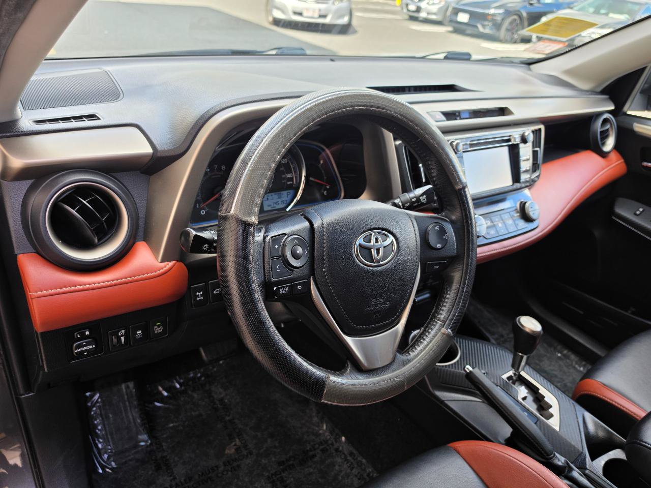 Used 2013 Toyota RAV4 Limited AWD/4WD image 8