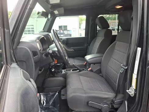Used 2012 Jeep Wrangler Unlimited Sport AWD/4WD image 17