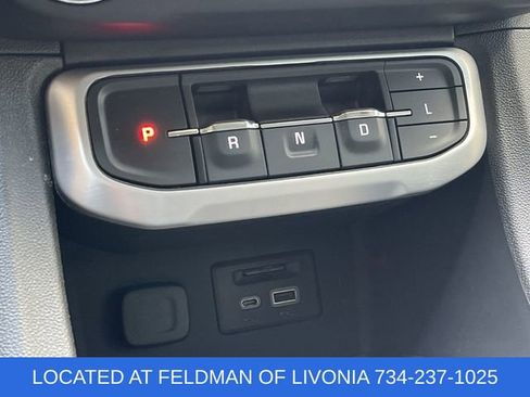 Used 2022 GMC Acadia SLT w/ Elevation Edition AWD/4WD image 16