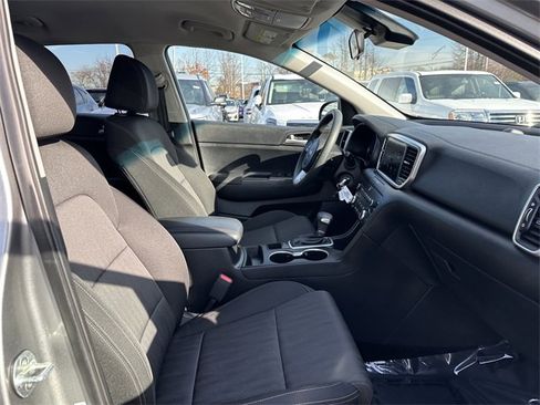 Used 2022 Kia Sportage LX image 32