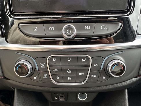 Used 2023 Chevrolet Traverse RS AWD/4WD image 23