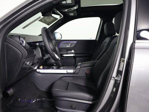 New 2026 Mercedes-Benz GLB 250 image 5