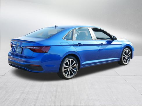 Certified 2024 Volkswagen Jetta Sport image 7