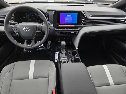 Used 2026 Toyota Camry SE FWD image 13