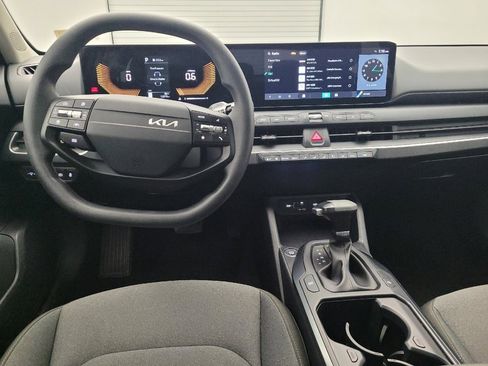 Used 2025 Kia K4 LXS image 22