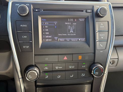 Used 2017 Toyota Camry LE image 18