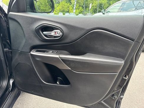 Used 2019 Jeep Cherokee Limited w/ Trailer Tow Group AWD/4WD image 32