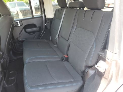 Used 2024 Jeep Wrangler Unlimited Rubicon 4xe AWD/4WD image 28