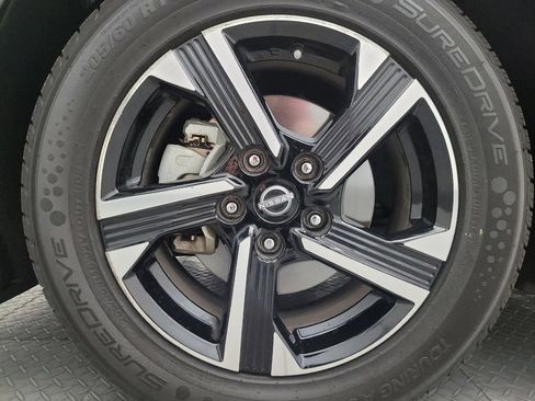 Used 2024 Nissan Sentra SV image 31