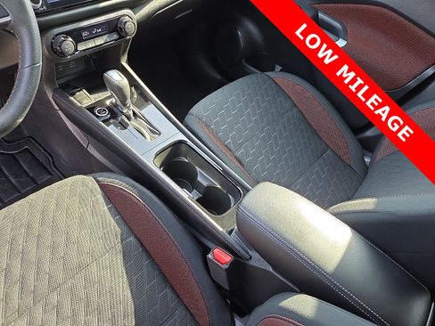 Used 2024 Nissan Kicks SR image 25