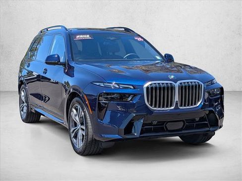 Used 2026 BMW X7 xDrive40i w/ M Sport Package AWD/4WD image 3