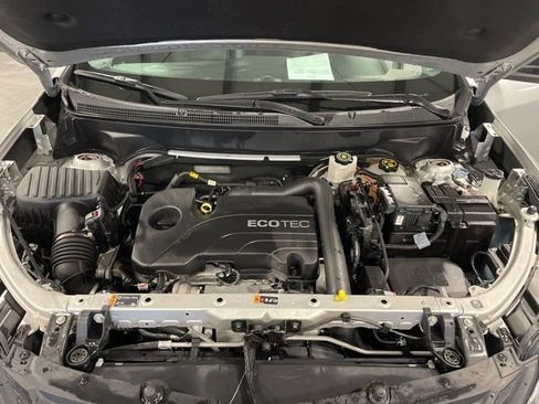Used 2021 Chevrolet Equinox LT image 11