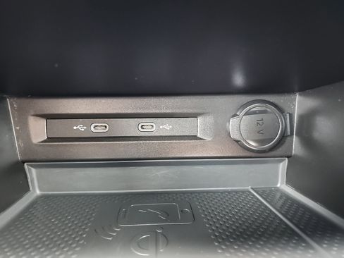 Used 2022 Volkswagen Tiguan SE R-Line image 15