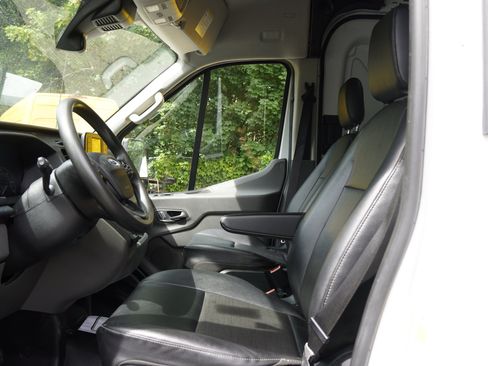 Used 2023 Ford Transit 250 Medium Roof AWD image 17