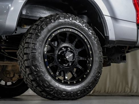 Used 2022 Ford F250 Platinum w/ FX4 Off-Road Package AWD/4WD image 57