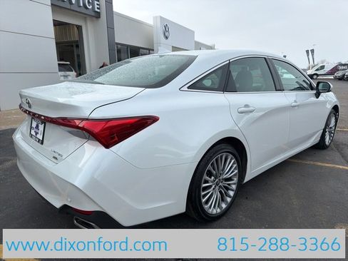 Used 2021 Toyota Avalon Limited image 7