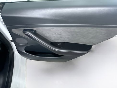 Used 2023 Tesla Model 3 Standard Range image 28