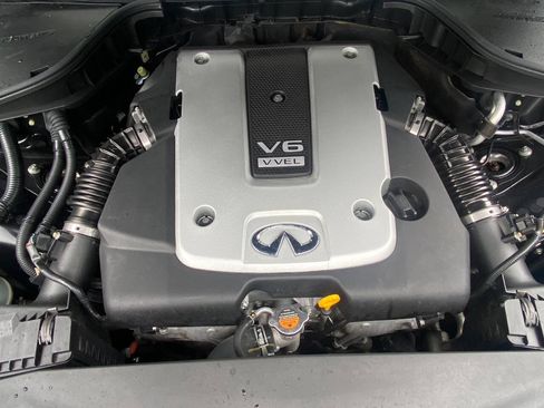 Used 2017 INFINITI Q70 3.7 RWD image 56