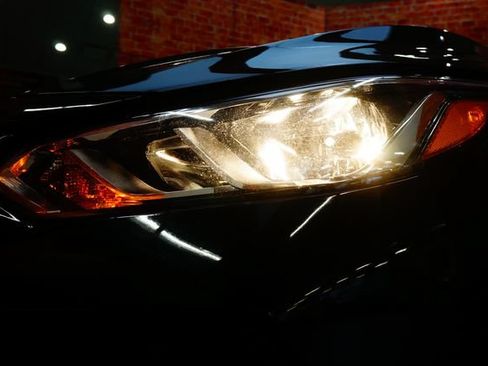 Certified 2023 Nissan Sentra S FWD image 39