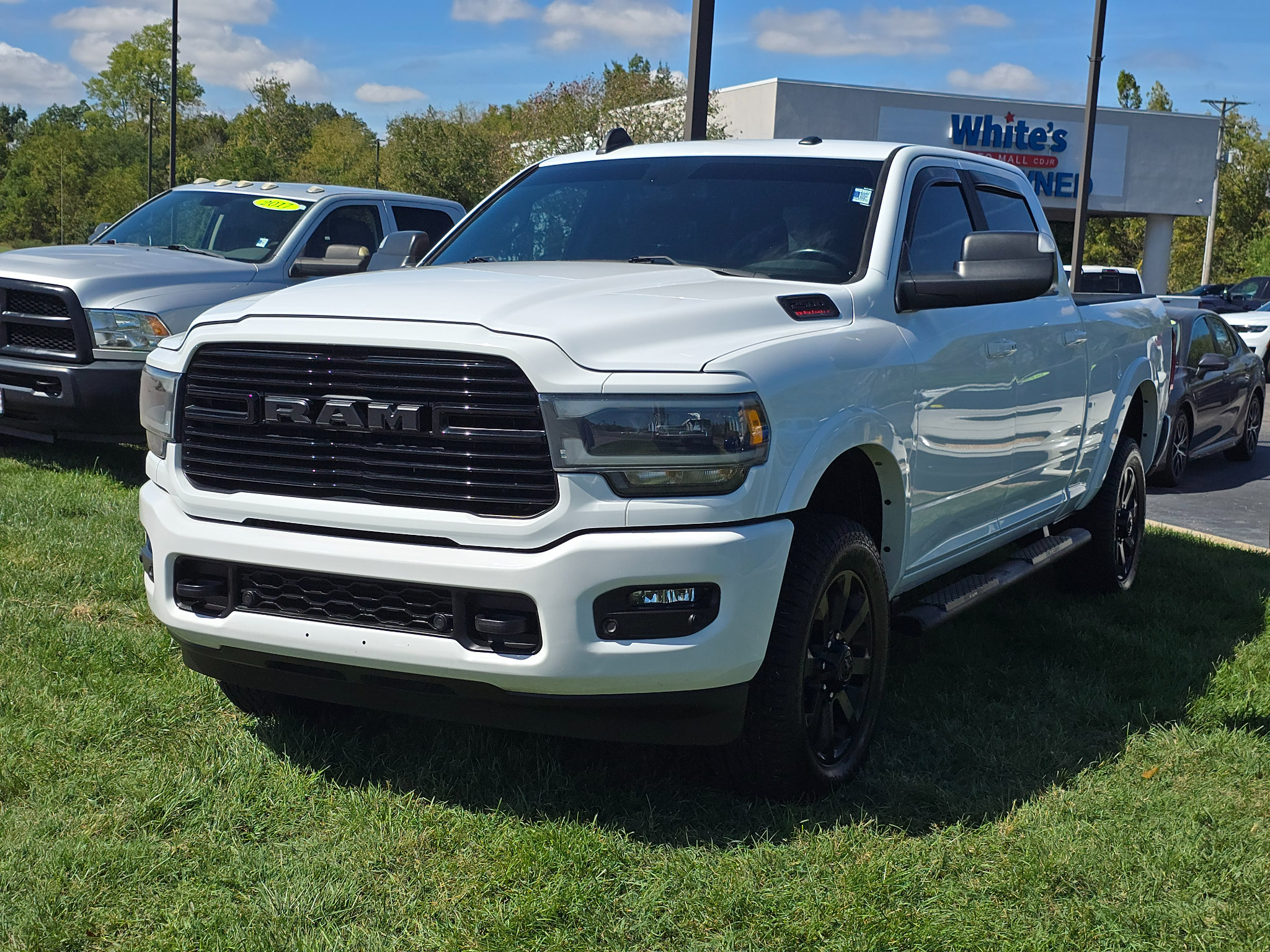Used 2020 RAM 2500 Laramie w/ Night Edition AWD/4WD image 9