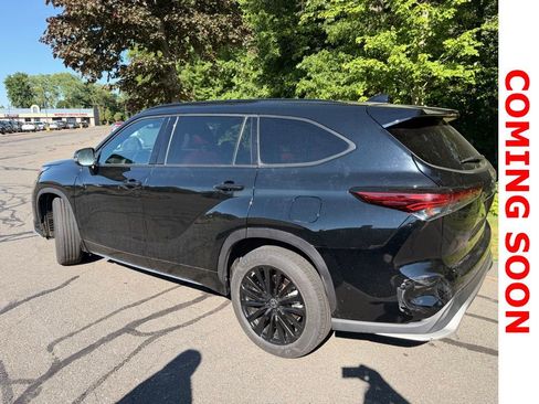 Used 2023 Toyota Highlander XSE FWD image 7