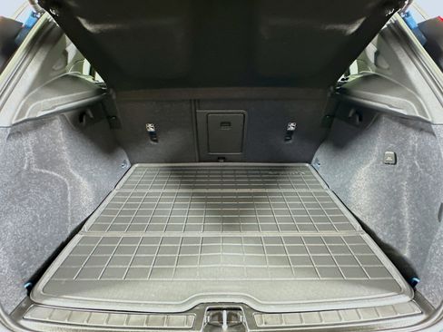 Used 2023 Volvo XC40 Recharge Ultimate image 29