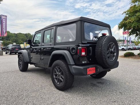 Used 2022 Jeep Wrangler Unlimited Sport AWD/4WD image 5