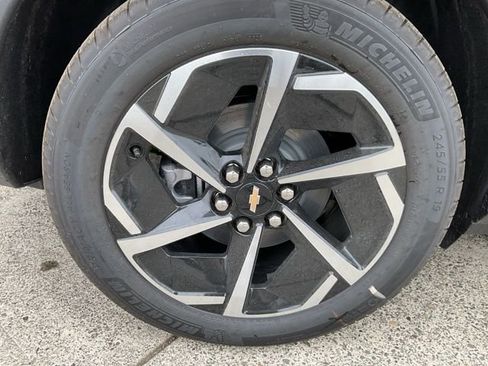 New 2026 Chevrolet Equinox EV LT image 12