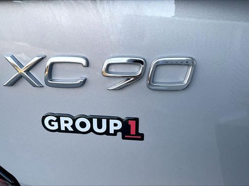 Used 2025 Volvo XC90 T8 Plus image 32
